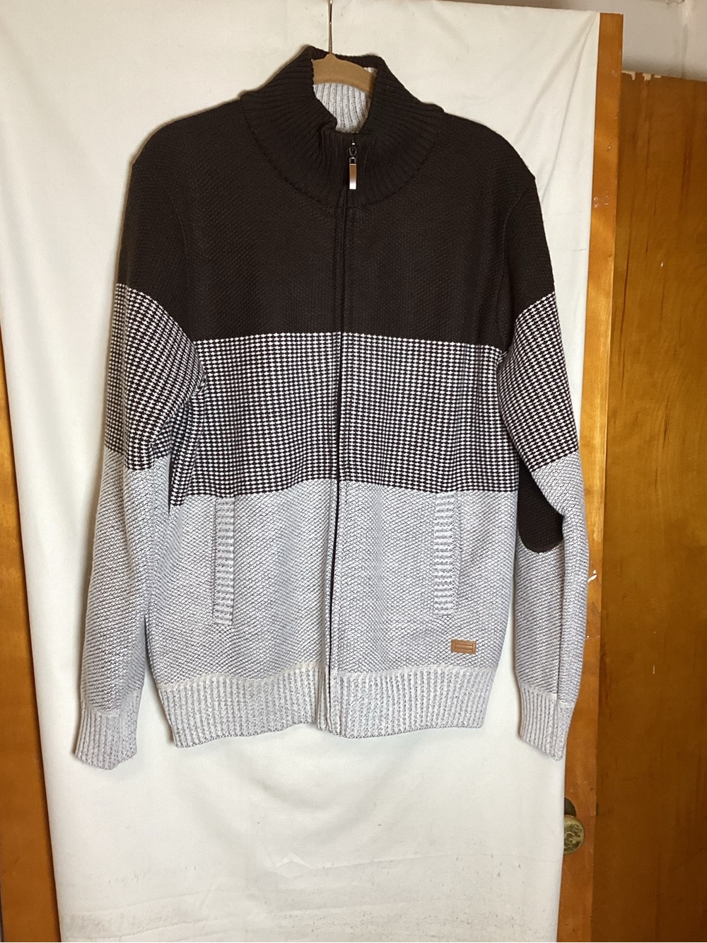 THE IMAGE 100% Polyester knitted cardigan  with Velour lining Sz M NWT